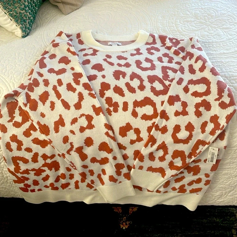 Leopard Crewneck Sweater - Picture 2 of 2